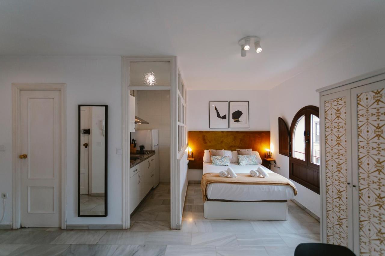 Complete Studio With Terrace - 1Bth- La Giralda Apartment Seville Luaran gambar